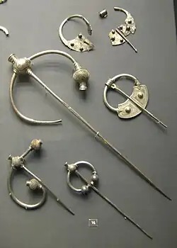 Серебряные фибулы, Пенритский клад, Англия