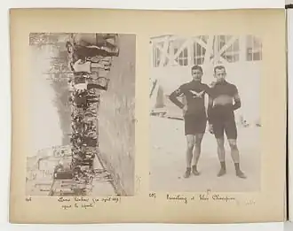 Т. Шампион (стоит справа) и Анри Хеннеберг во время велогонки «Париж — Рубе» 10 апреля 1898 года