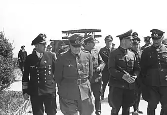 Теодор Кранке (крайний слева). 30 мая 1944 года.