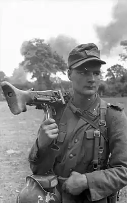 Пулемётчик MG 42. Франция. Июнь 1944 г.