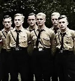 Групповое фото юношей из гитлерюгенда. Из собрания фотоснимков Ведомства по делам расовой политики НСДАП, 1933