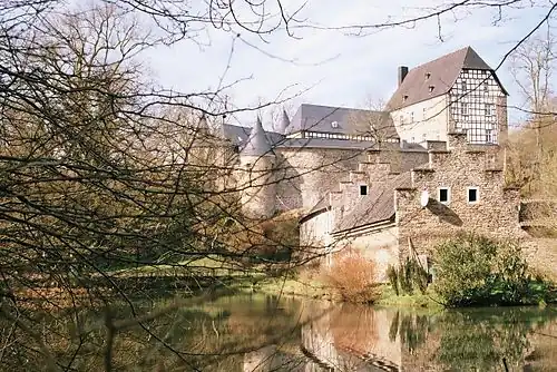 Вид замка с восточной стороны