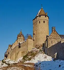 Вид главных башен замка зимой