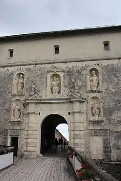 Ворота, ведущие в замок