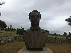 Бюст Ахмедбекова в Шемахе