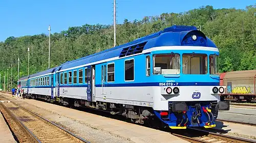 Чешская автомотриса серии 854 с прицепными вагонами