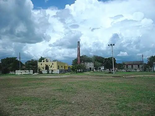 Бывшая асьенда и церковь в Каникабе