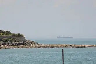 Вид на залив Антьош со стороны города Ла-Рошель в мае 2018 года