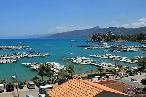 Яхтенный порт Чефалу