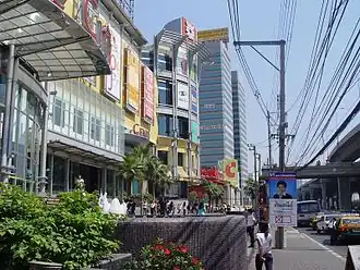 Центральная улица в районе Бангна