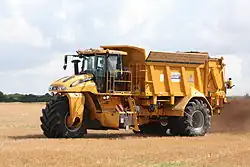 Сельскохозяйственная техника, от которой не требуется высокой скорости, часто выполняется трёхколёсной.