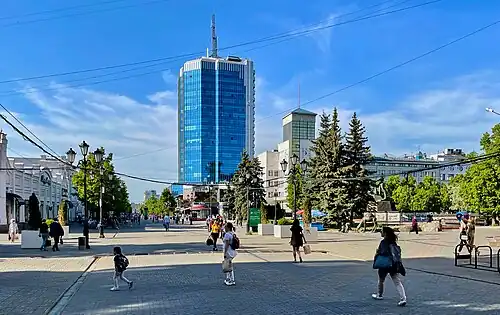 Вид со стороны входа на Кировку