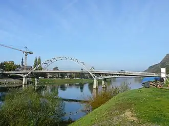 Мост через реку Маас