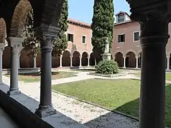 Кьостро (внутренний двор)