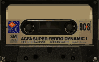 Компакт-кассета воспроизводится в проигрывателе