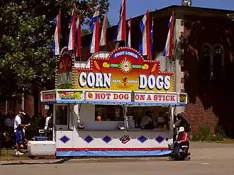 Ларёк хот-догов в США
