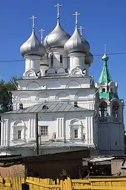 Церковь Константина и Елены (в XVI—XVII вв. — Сретения иконы Димитрия Прилуцкого), существующее здание — ок. 1690 г.