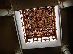 Потолок здания