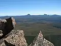 Гора Крейдл (Cradle Mountain) и гора Барн-Блафф (Barn Bluff) — вид с горы Пелион-Уэст