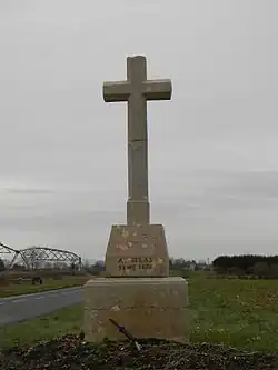 Придорожный крест