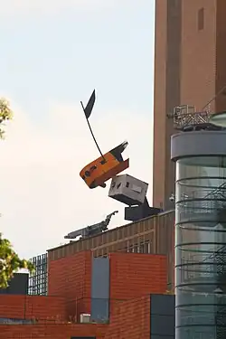 Gelandet на здании debis-Haus[нем.] в Берлине (2001)