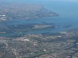 Впадение реки в озеро Эри