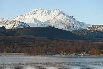 Наивысшая точка вулкана&nbsp;— вершина Неприятная