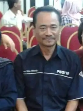 Димас Арика Михарджа на VI встрече поэтов Нусантары (Джамби, 28 декабря 2012 г.)