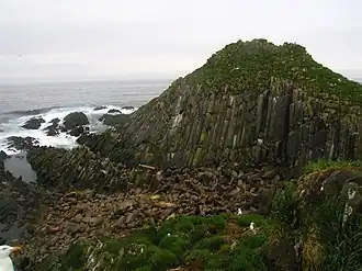 Скала Долгая — самая крупная из скал