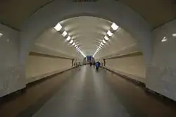 Центральный зал, вид от эскалаторов