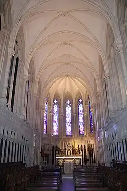 Интерьер базилики Нотр-Дам-де-ла-Деливранд