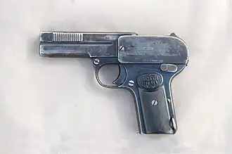Dreyse М1907. Этот экземпляр имеет маркировку Германской Империи времен первой мировой войны.