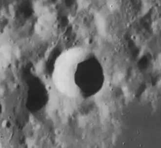 Снимок зонда Лунар Орбитер - IV.