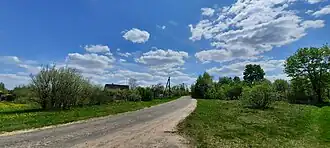 На въезде в деревню Двор-Глуша