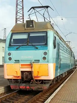 Электровоз 2ЕЛ4-003 на станции Красный Лиман