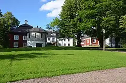 Особняк с крыльями