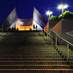 Вход на «Сингапурский крытый стадион»