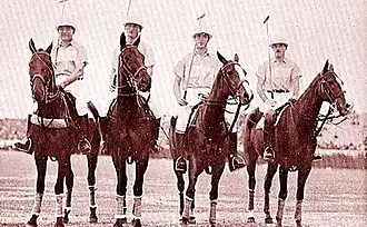 Команда Аргентины на XI Олимпийских играх. Дугган крайний справа.