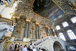 Иорданская лестница.Вид на галерею и плафон