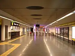 Вестибюль, турникеты