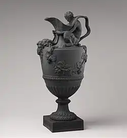 Кувшин. Мануфактура Дж. Веджвуда по рисунку Дж. Флаксмана. Чёрная базальтовая масса. Метрополитен-музей, Нью-Йорк