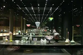 Коллекция художественного стекла фабрики братьев Дом