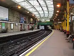 Платформа метрополитена (вид по часовой)