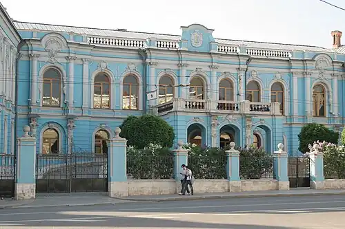 Фасад здания в 2012 году