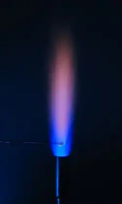 Карбонат натрия через кобальтовое синее стекло