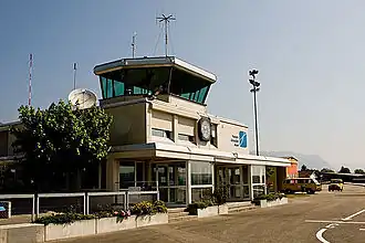 Башня аэропорта Гренхена.