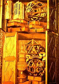 Инкрустация хоров церкви