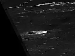 Сателлитный кратер Фра Мауро T. Снимок зонда Lunar Orbiter - III.