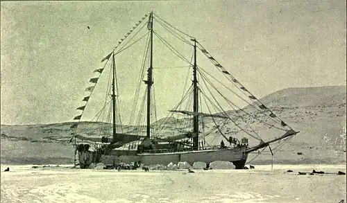 «Фрам», украшенный к Дню Конституции Норвегии — 17 мая 1899 года