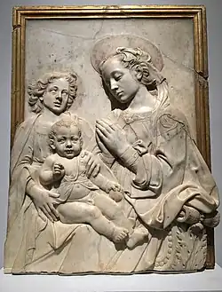 Мадонна с Младенцем и архангелом Гавриилом. 1477—1480. Мрамор. Музей изящных искусств, Бостон